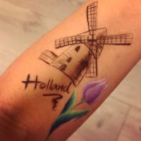 Holland arm paint - Olivian Face Paint